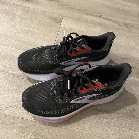 Brooks Ghost 17 Women's Black and Pink Athletic Shoes - Picture 2 of 5